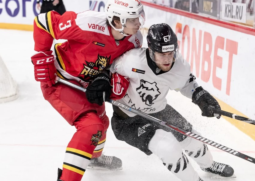 Хоккей. КХЛ. Куньлунь Ред Стар – Трактор. Прогноз: Фора 2 (-1)