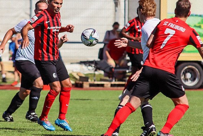 Хоккей. Чемпионат Германии. Бундеслига. Фрайбург - Бохум. Прогноз: Тотал (3) Б