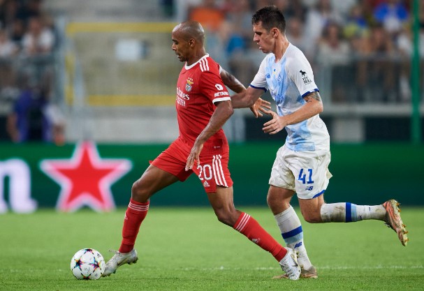 Футбол. Лига Чемпионов УЕФА. Бенфика - Динамо Киев. Прогноз: Тотал (2,5) Б