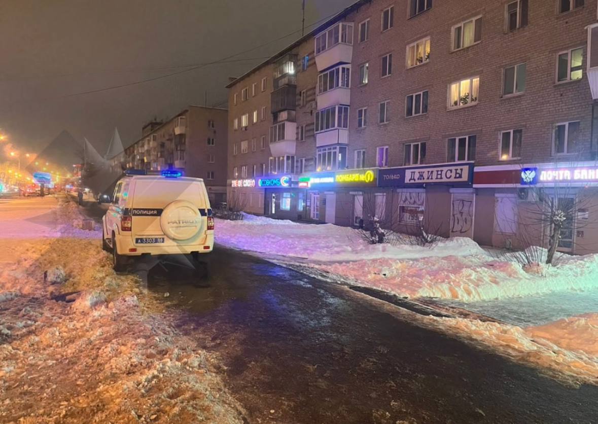 Вооруженный мужчина совершил налет на банк и вынес ₽7 млн.