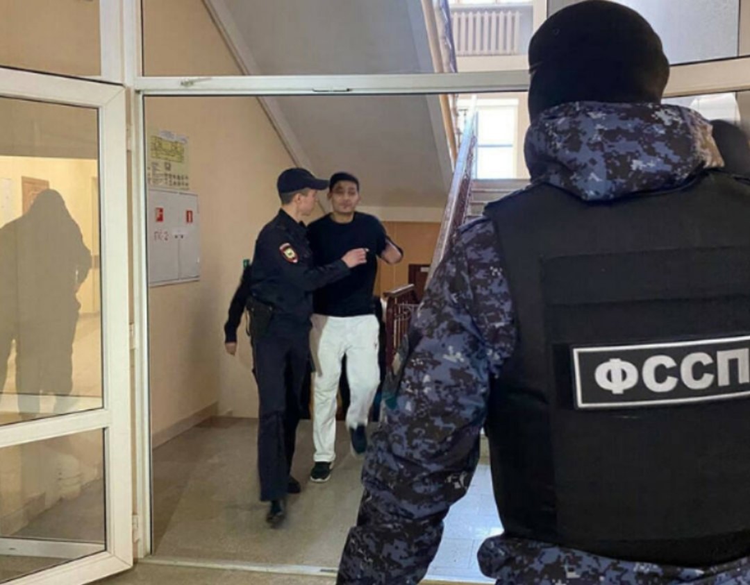 Суд вынес приговор 3-ём обрыганам, которые изнасиловали 14-летнюю девочку.