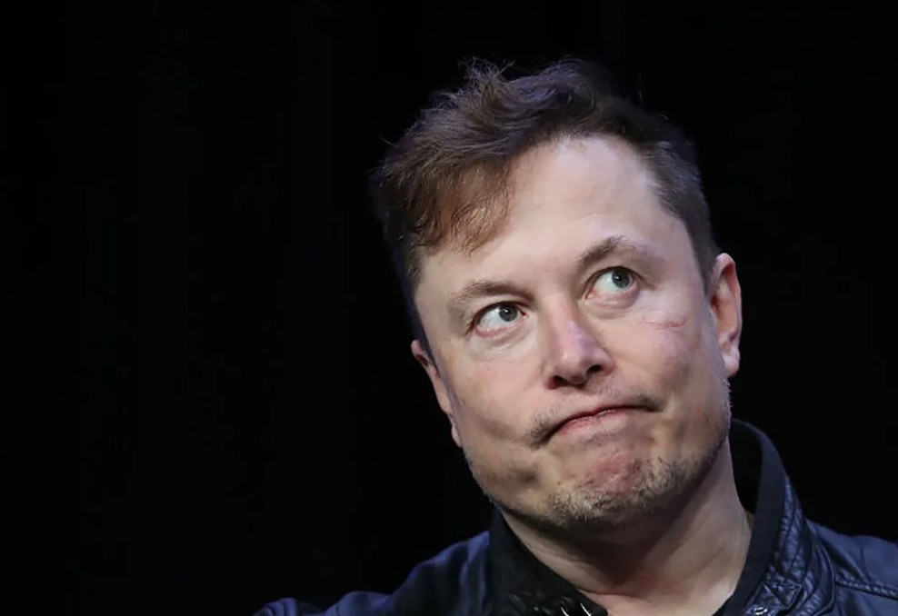 Фейк-Макс обманул бабулю на 2.5 млн рублей.