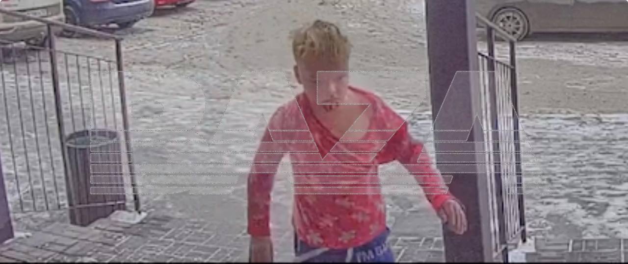 «Отчим мр@зь - горе в семье» В Перми 9-летний мальчик пытался спрятаться от разъярённого отчима в подъезде.