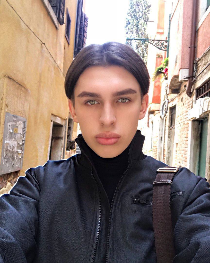 В Санкт-Петербурге задержан блогер Владос Мирос