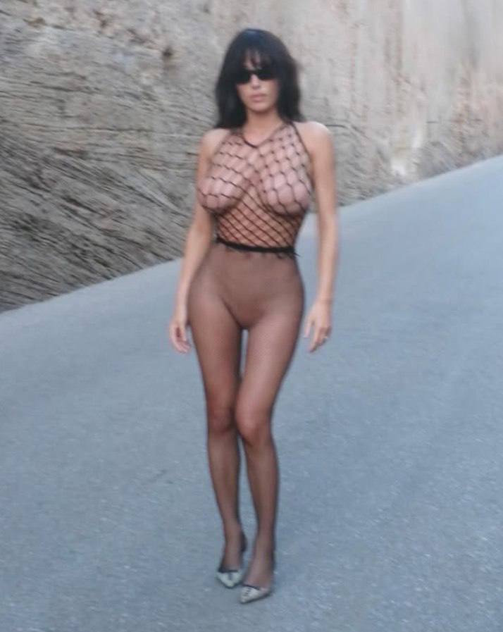 Новый выход Бьянки Цензори