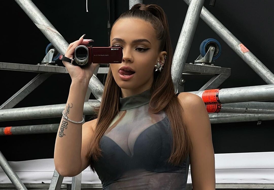 Валю Карнавал сфоткали голой в раздевалке элитного фитнес-клуба