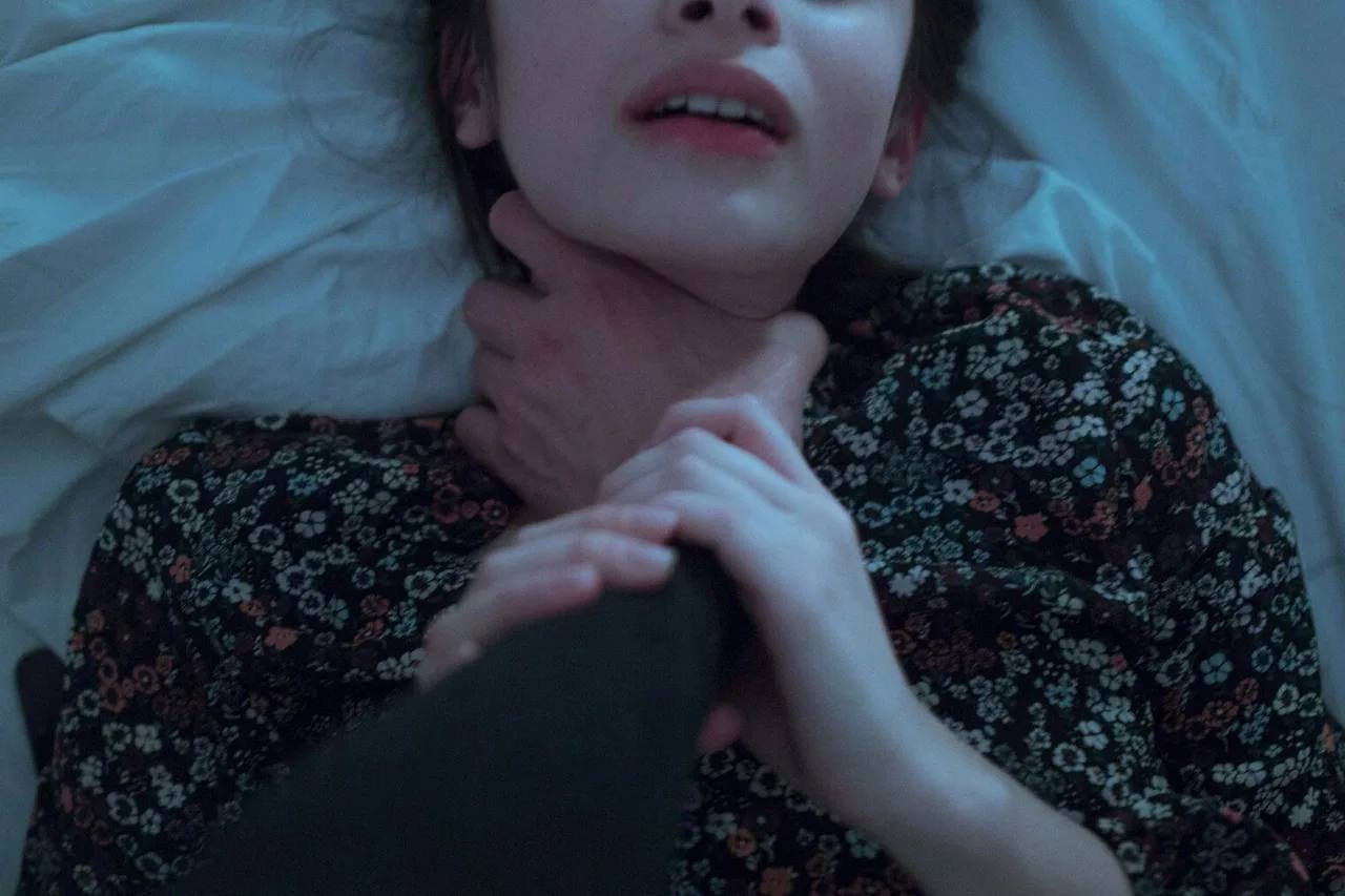 Дожили.. Порно с удушением теперь под запретом (