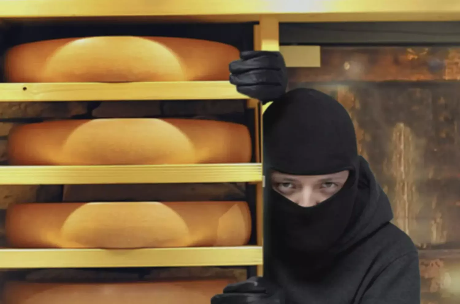 Россиянин получил 99-летний бан в Таиланде за кражу сыра