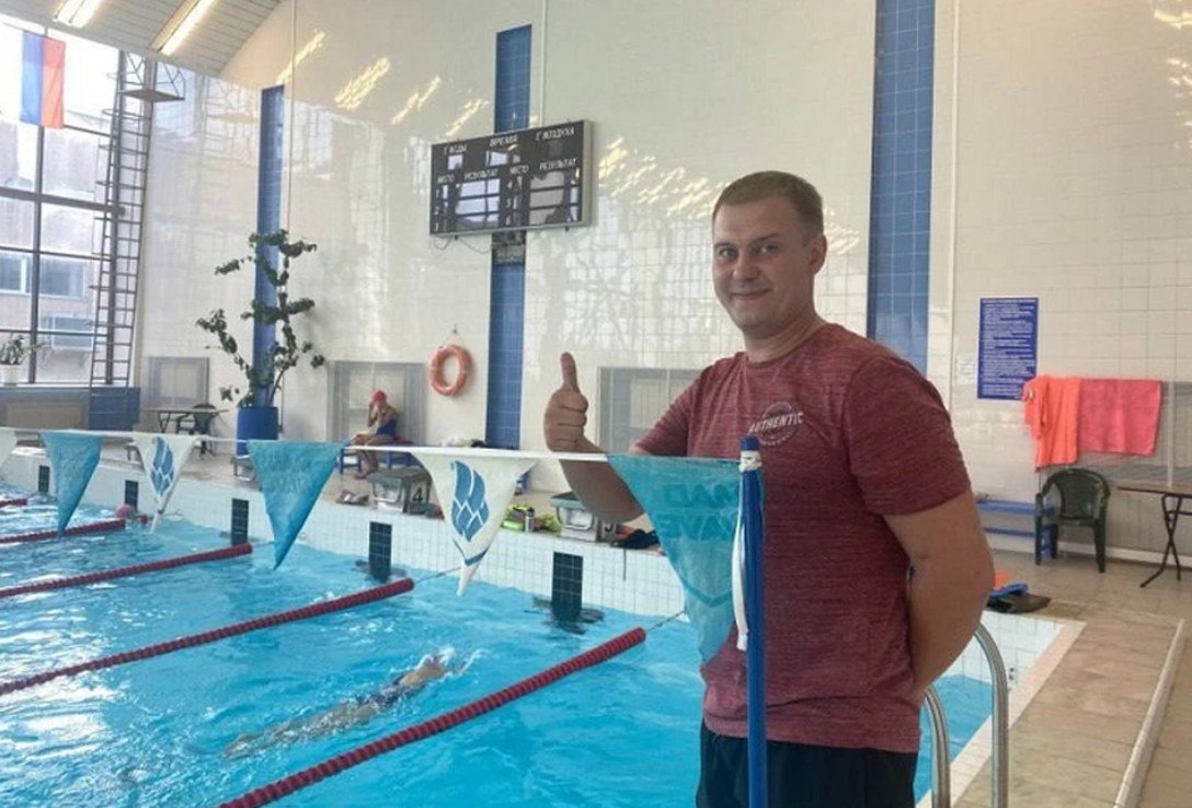 34 раза тренер по плаванию домогался 14-летнюю воспитанницу
