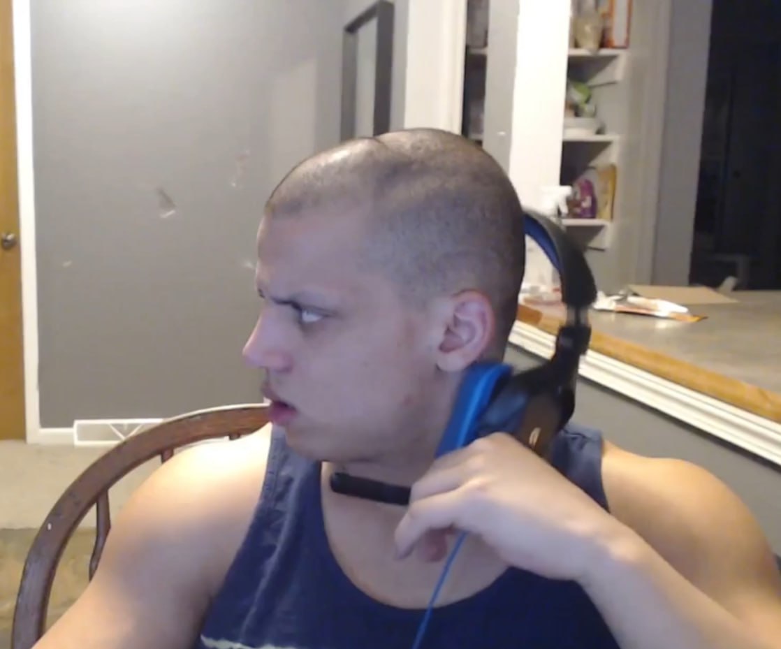 Полноразмерные наушники и облысение