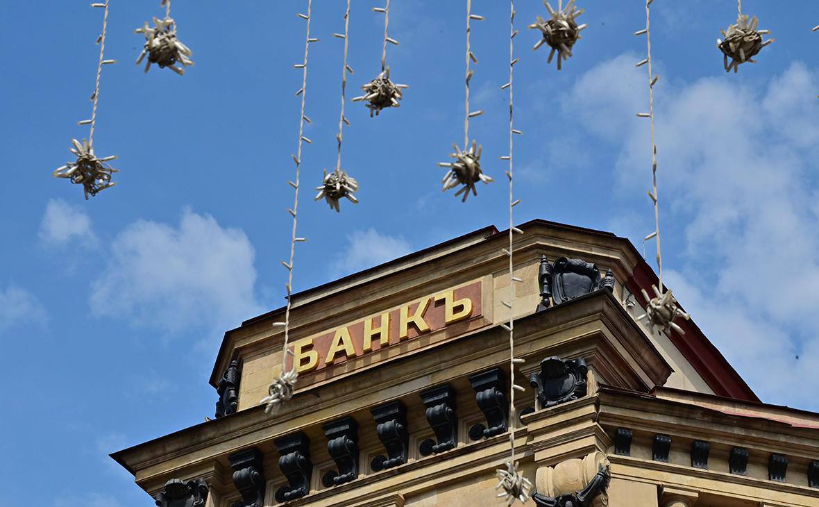 ФСБ требует от банков слить данные клиентов