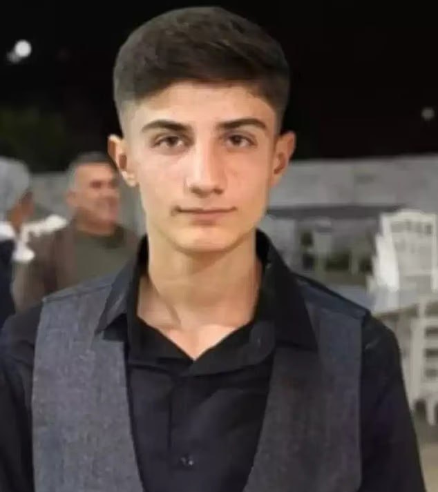 Подростку вставили в жопу шланг от компрессора и «надули» — он скончался от разрыва кишечника.