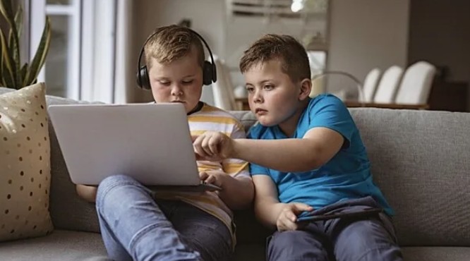 В Госдуме предложили запретить соцсети для детей до 14 лет