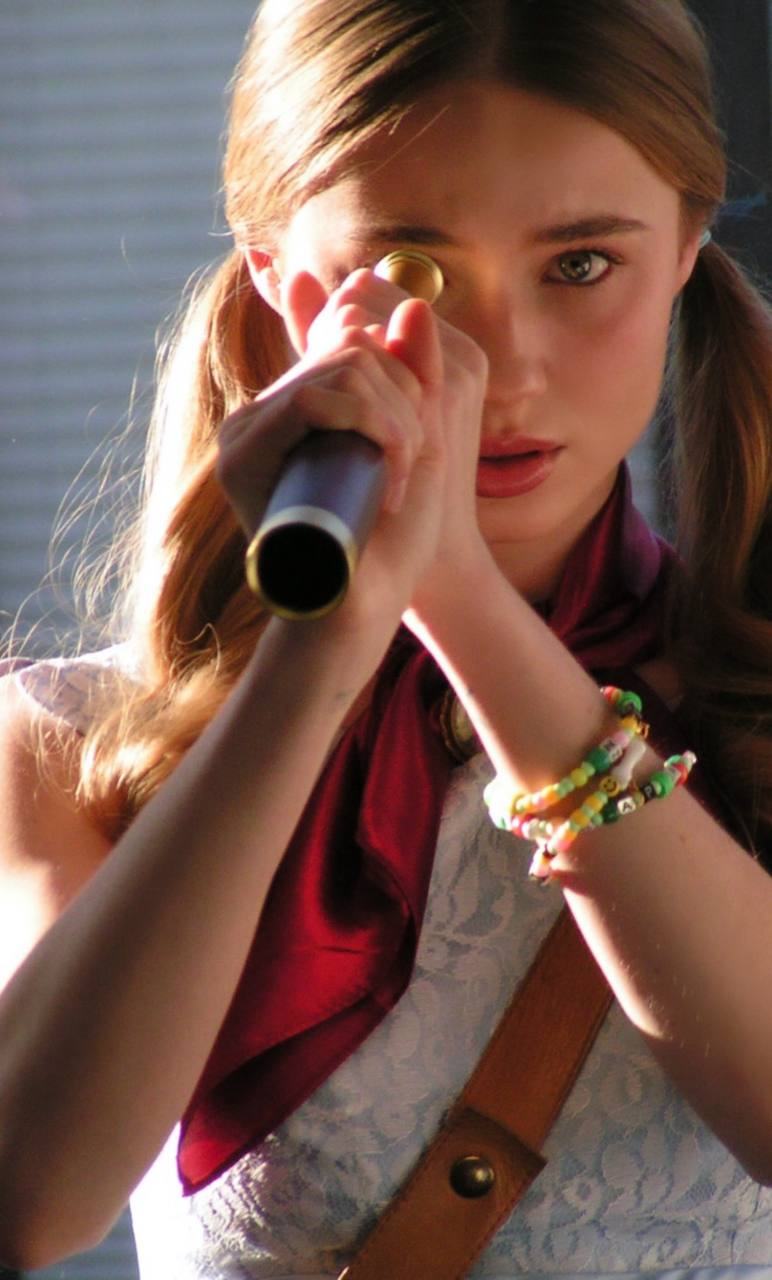 Лиза Василенко в образе Холли Уилер из сериала «Очень странные дела»