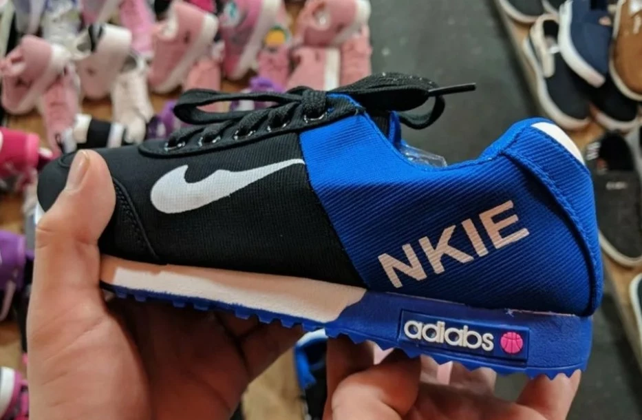Nike и Adidas в России — 100% подделки! 1300 пар в ТЦ Москвы, Питера и других городов — ни одной оригинальной