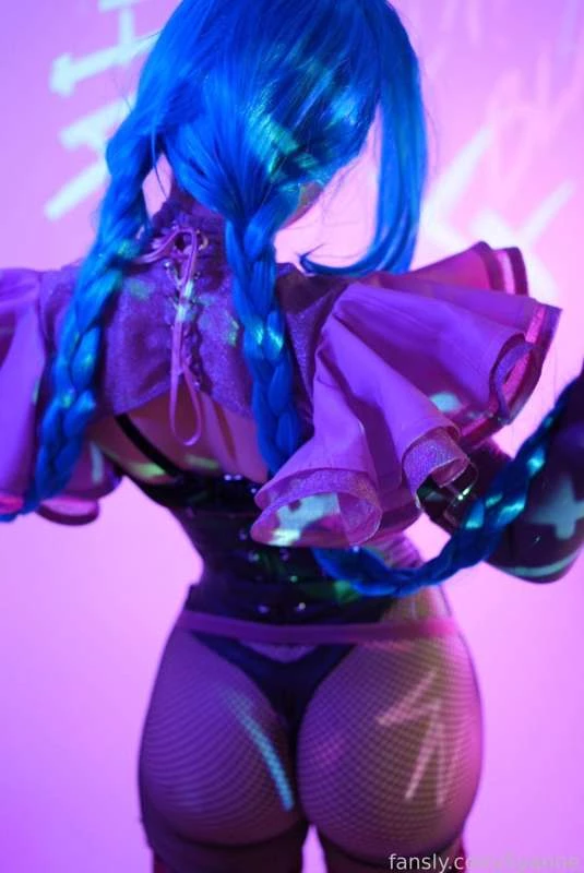 26 слитых фото Syanne Cosplay с приватки fansly