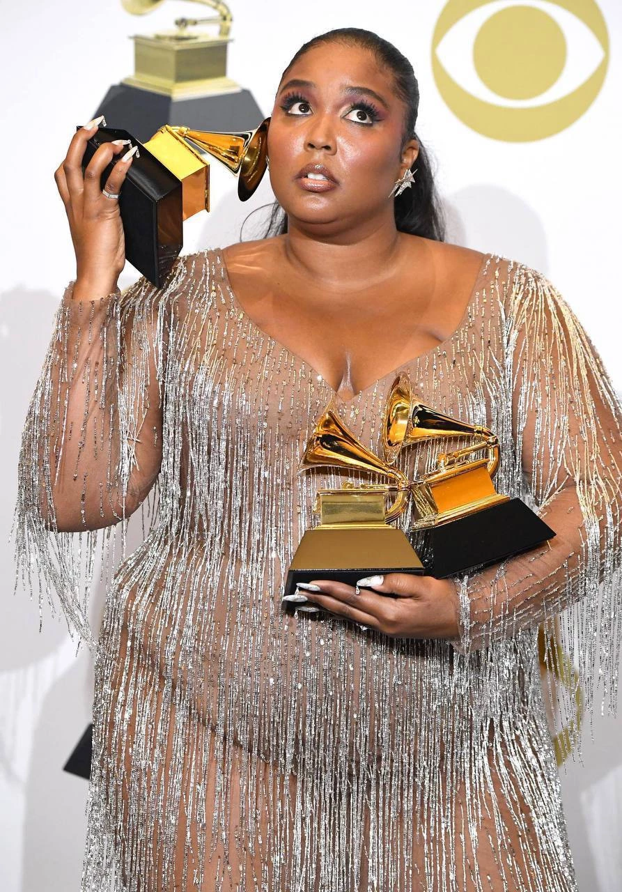 Певица Лиззо неожиданно рассказала, что потеряла девственность только в 30 лет.