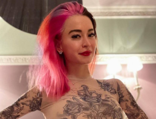 LiQueen девушка Бумыча сливы фото и видео