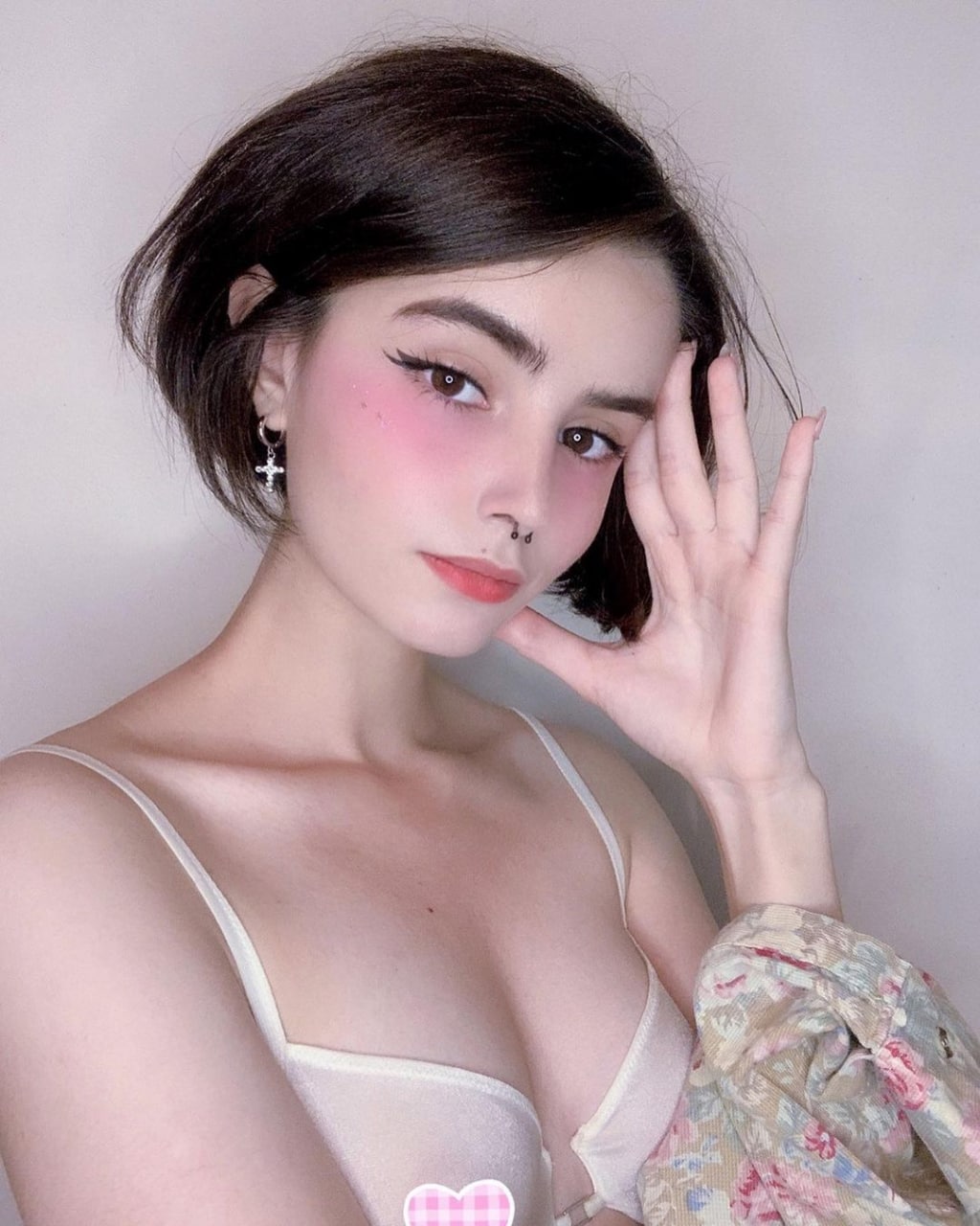 Loonassoftfeet сливы фото и видео