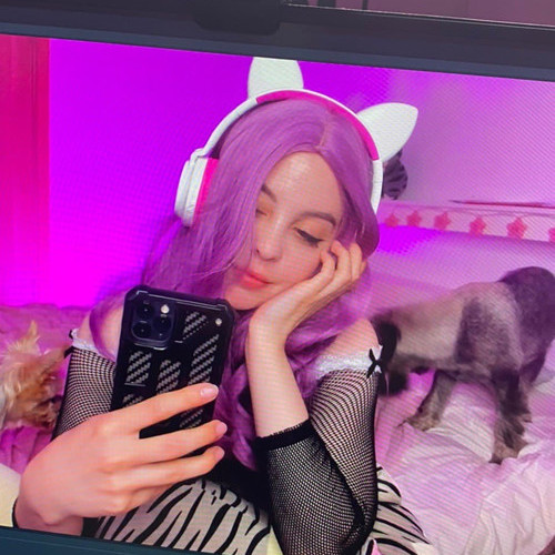 Стримерша Moona