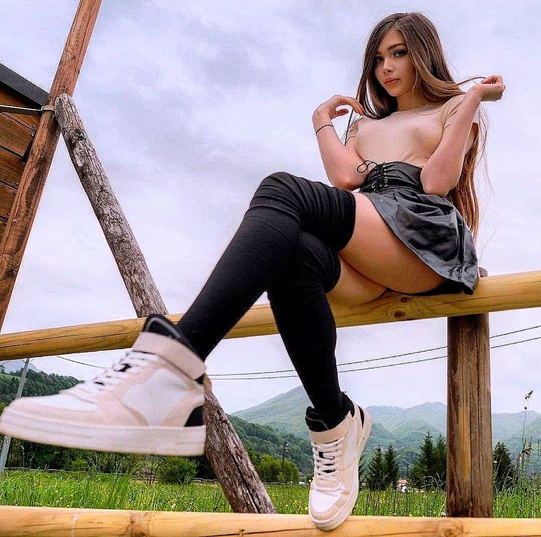 Стримерша Sharishaxd