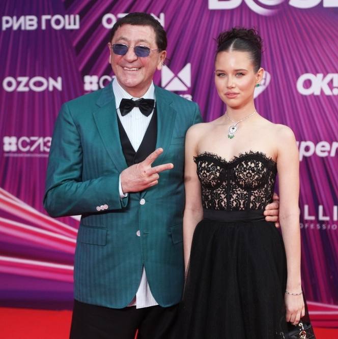 18-летняя девушка Григория Лепса заявила, что она с ним не из-за денег и славы