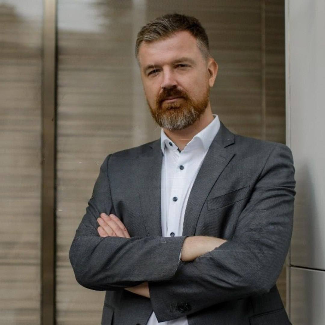 Москвич выкинул жену и младенца из окна квартиры c 16-го этажа