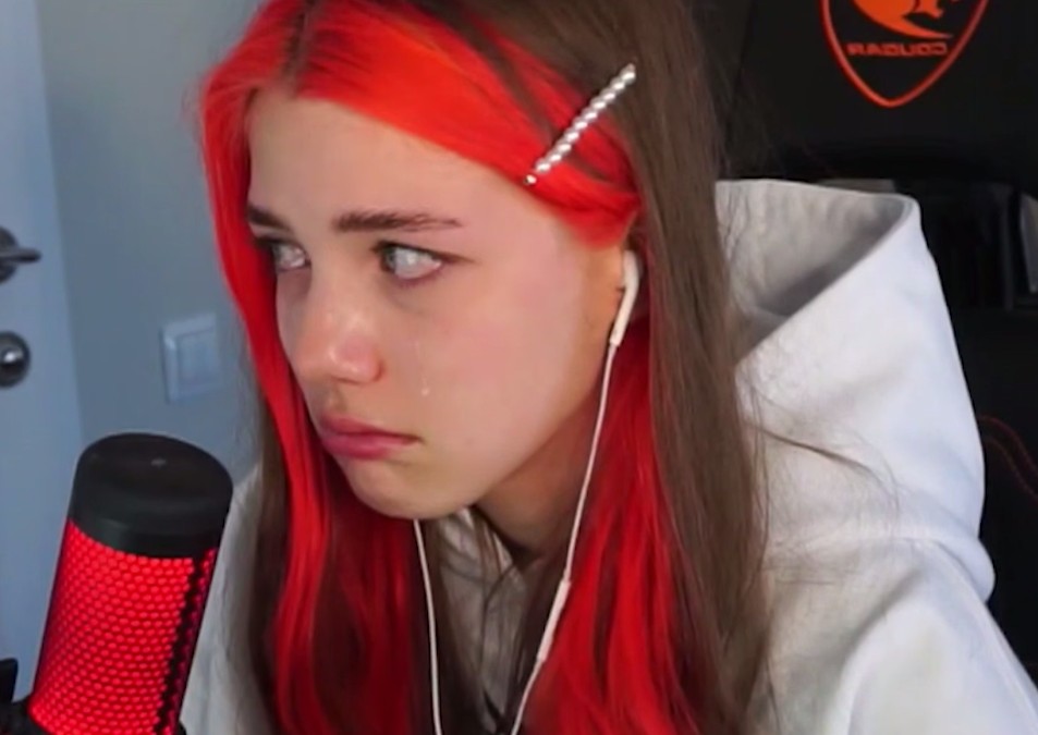 В Екатеринбурге 16-летняя школьница умерла после банки энергетика и пачки сухариков