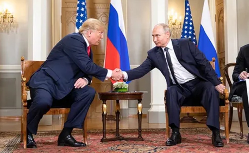 Дональд Трамп провел переговоры с Владимиром Путиным.