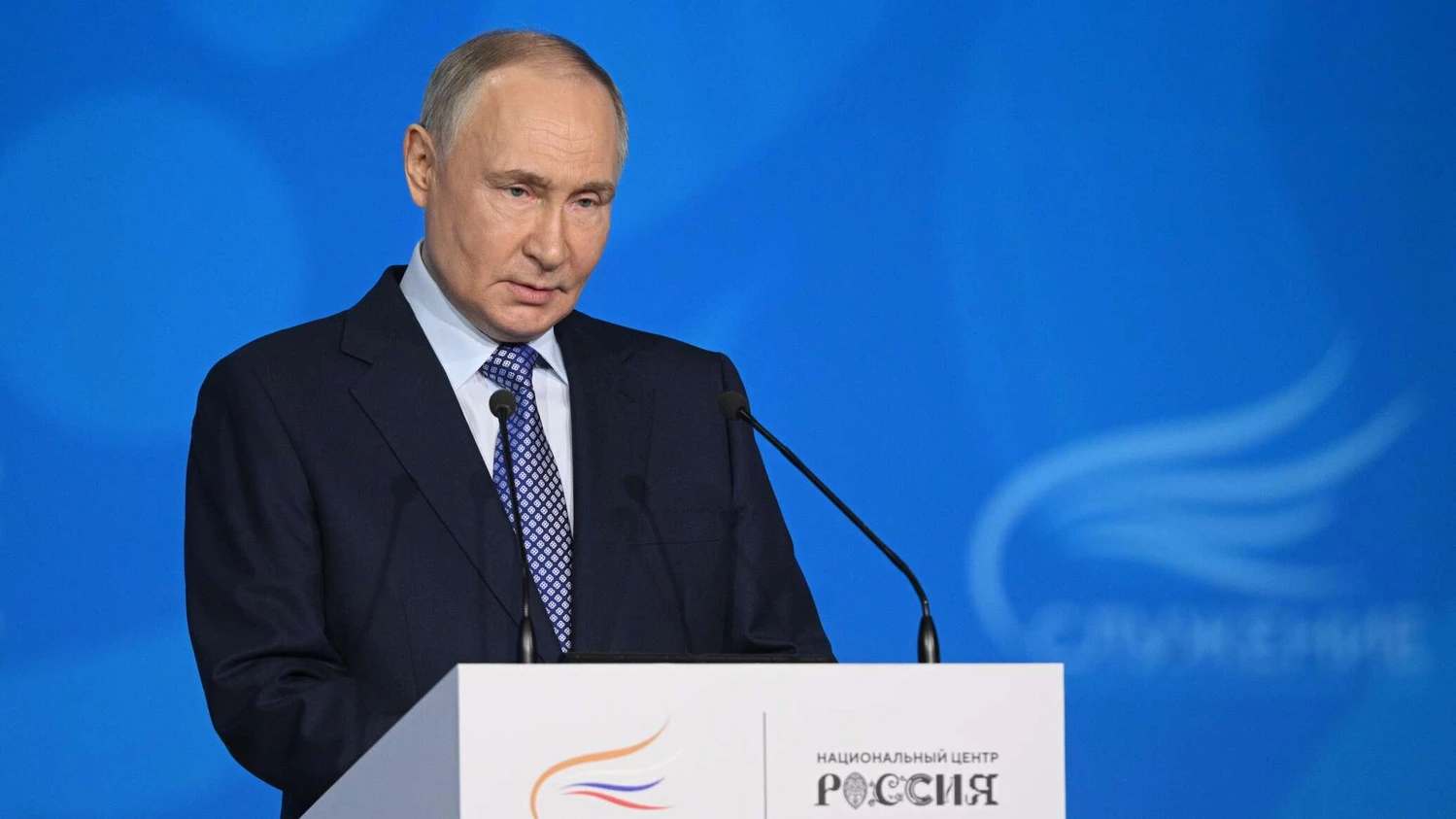 Путин объявил перемирие в дни 80-летия Победы