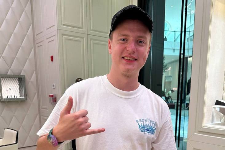 Меллстрою направили повестку на допрос в посольство РФ в Черногории.