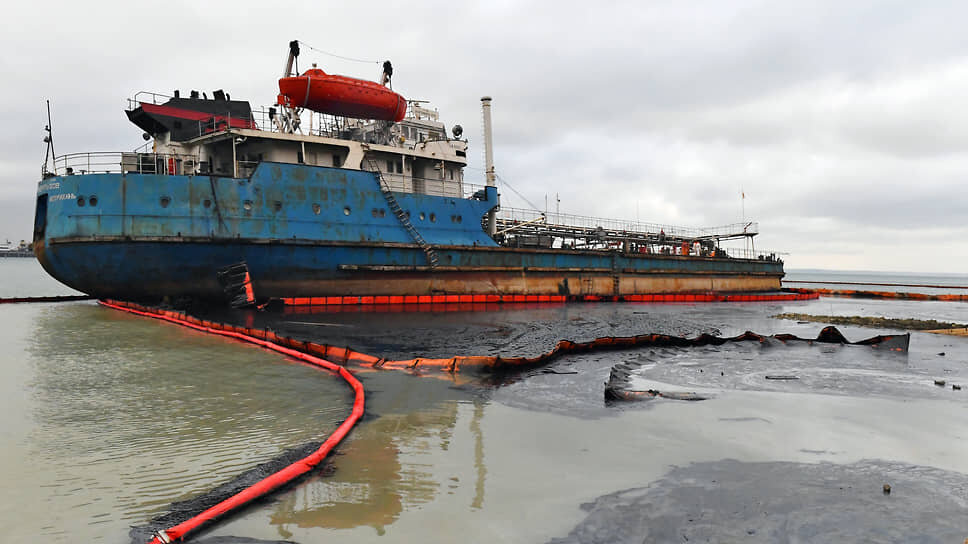 Росприроднадзор требует 85 млрд рублей от владельцев затонувших танкеров