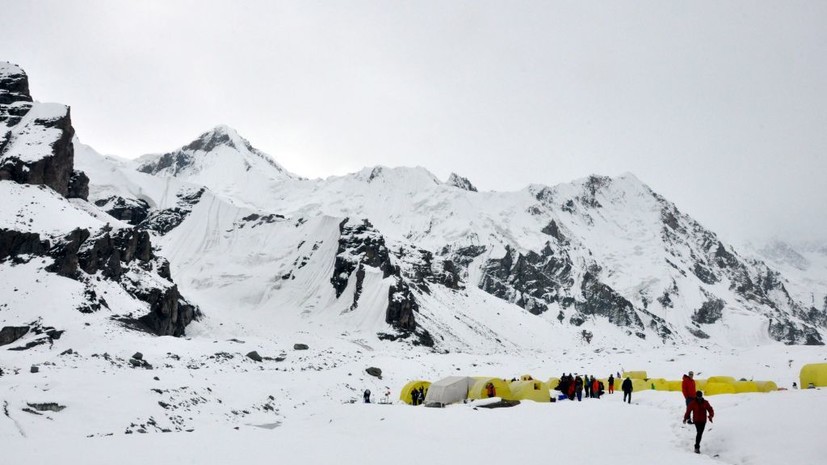 Цены на нефть скорректировались после резкого роста