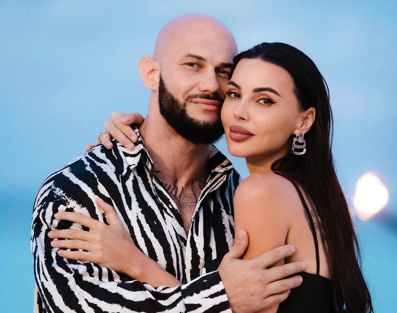 Джиган звонит и угрожает всем парням, которые просто стоят рядом с Оксаной Самойловой