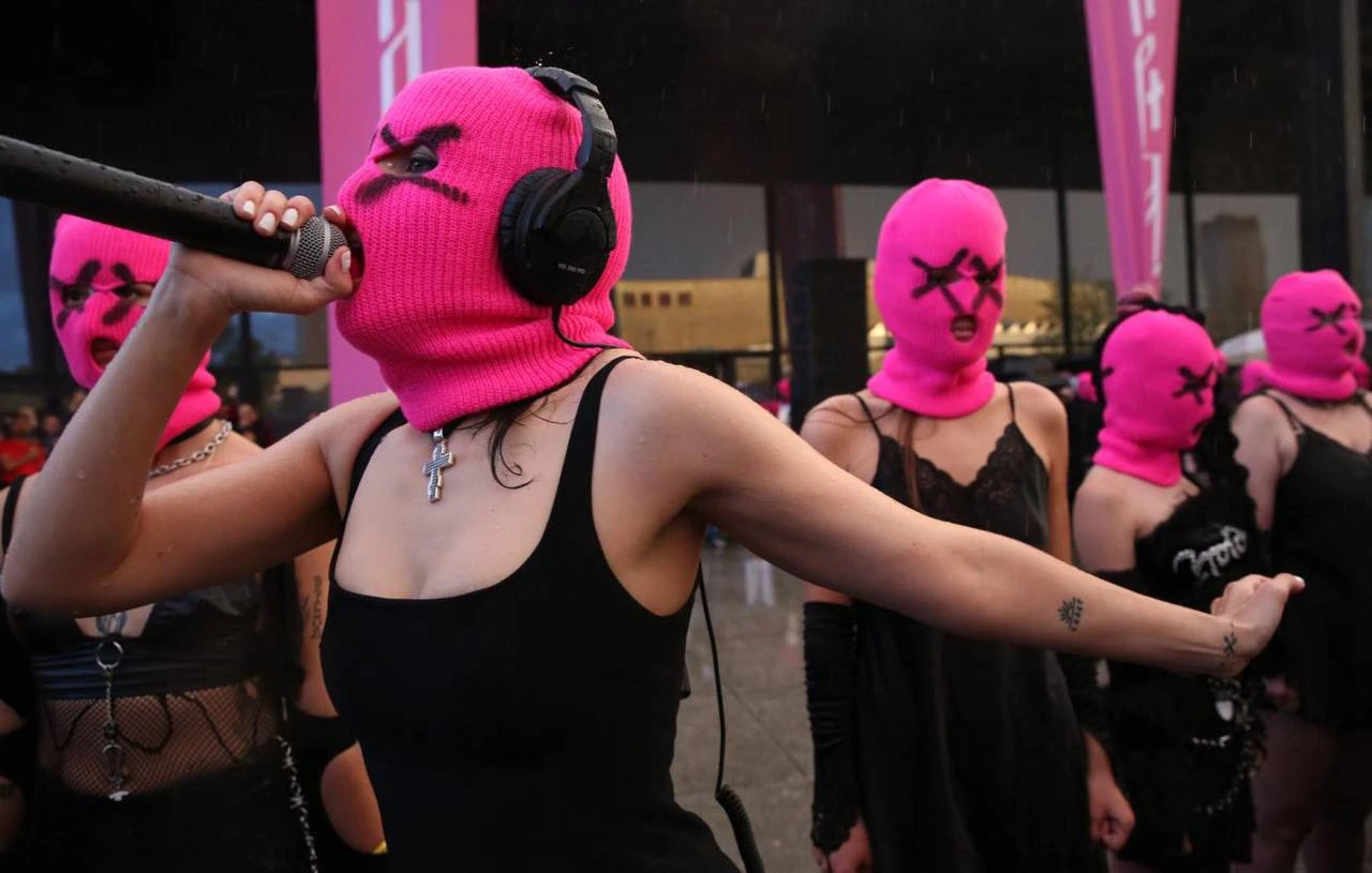 Pussy Riot официально внесли в список террористов и экстремистов в России