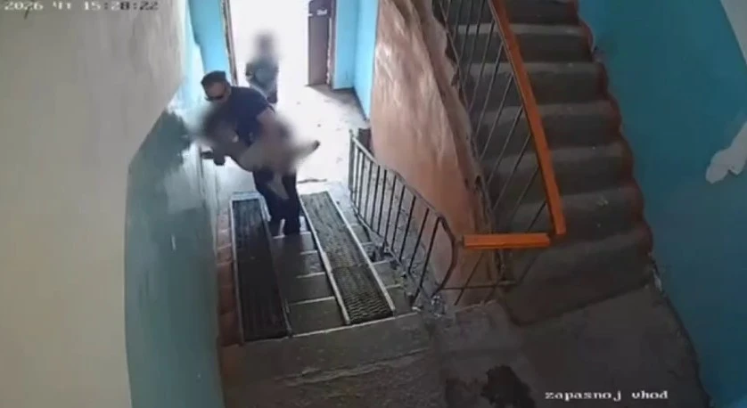 В Тюмени мужчина попытался изнасиловать девочку прямо в подъезде