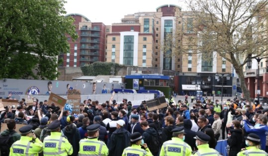 В Лондоне бастуют фанаты «Челси».