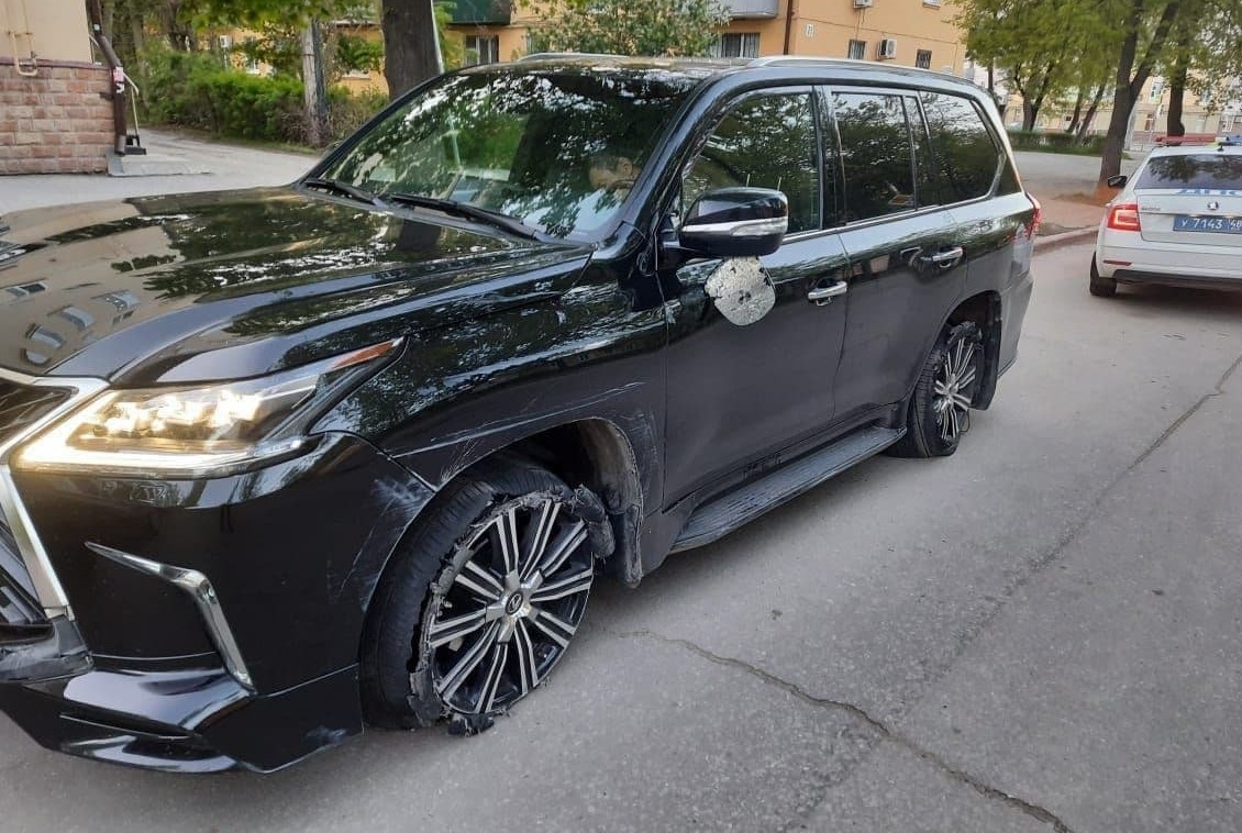 Сенатор Олег Королев заявил, что во время своей поездки на спущенных колёсах был трезв и никаких ДТП не совершал.