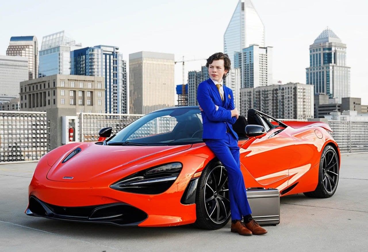 12-летний подросток окончил школу, колледж и основал два бизнеса