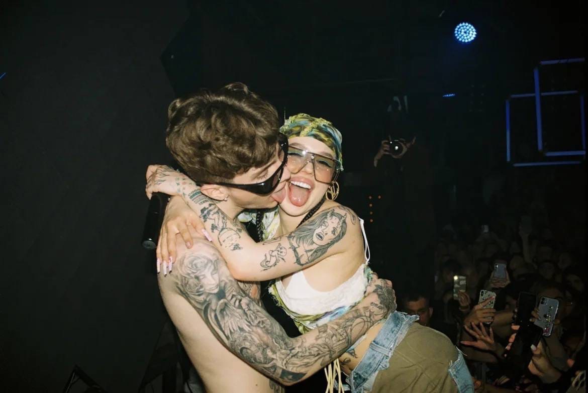 Инстасамка заявила, что она с Олегом никогда не опаздывает на собственные концерты