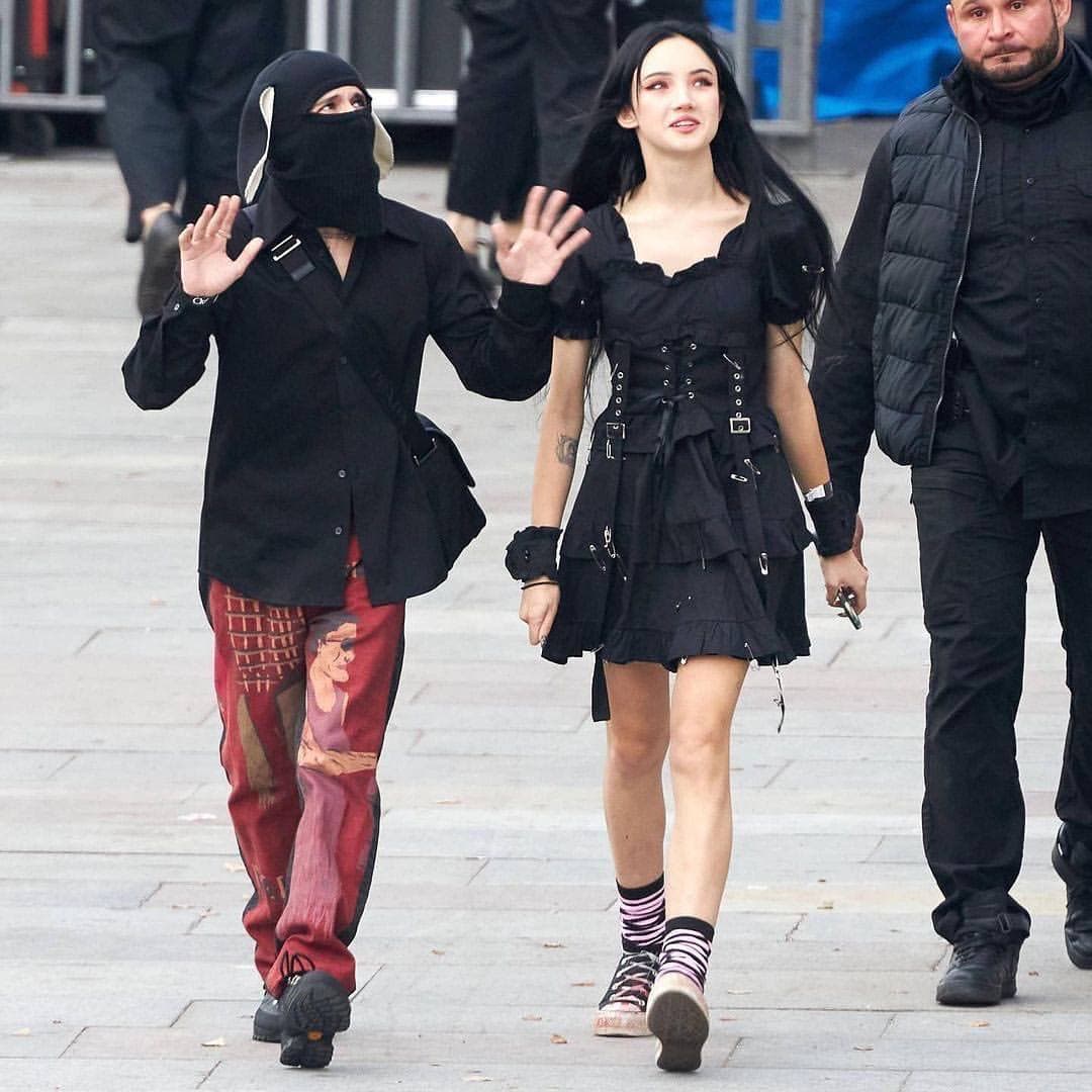 Слава Марлоу признался в любви Карине Карамбейби