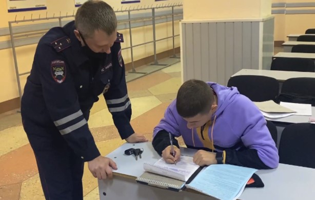 Троих пранкеров, устроивших посиделки на Советском проспекте, вычислили и  наказали.