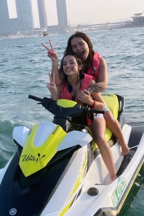 Девочки из Хайп Хауса продолжают делится фото с отдыха