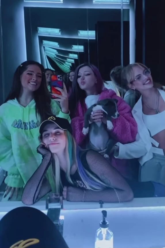 Марьяна Ро и Настя Шпагина посетили Мишель Кеннелли