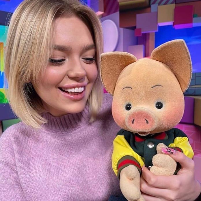 Кадр из новости Эсми выложила милый кадр с легендарным Хрюшей