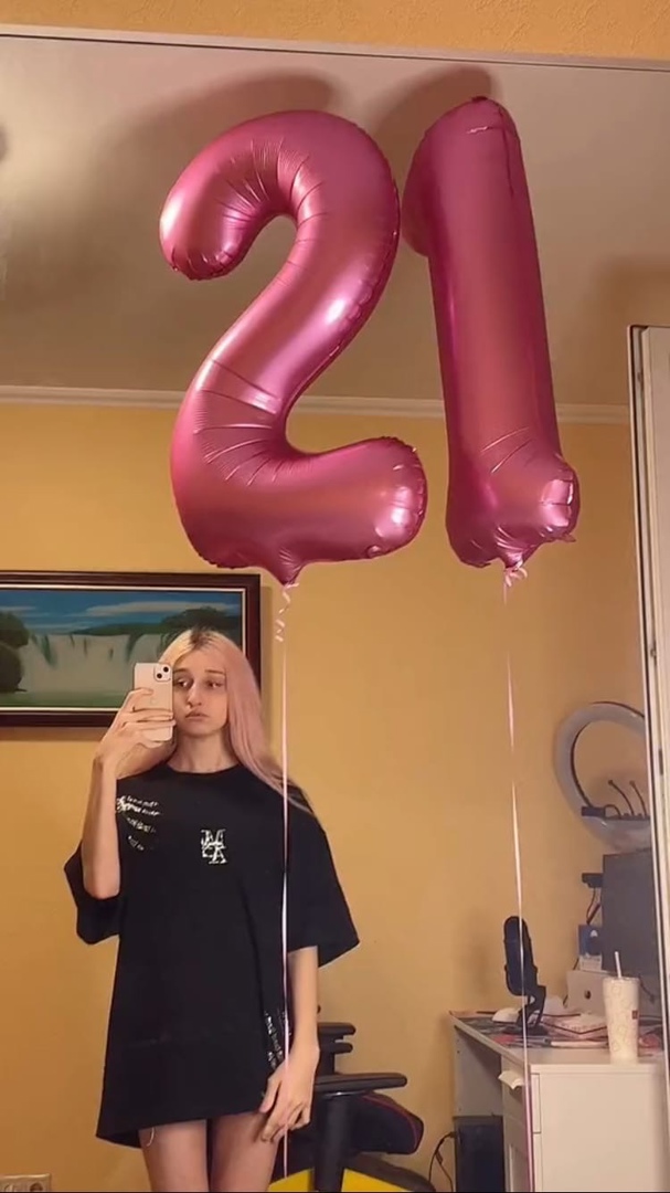 Даше Корейке стукнуло 21 год