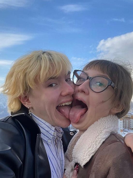 Саша Теслонд и Лиза Барашек уже год вместе