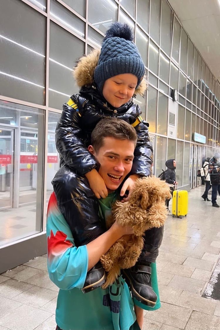 Володя XXL поделился очень милым фото с братишкой