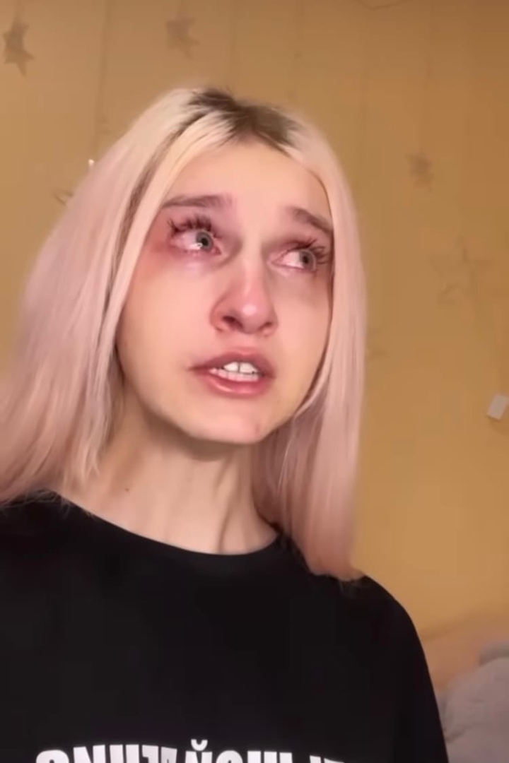 Даша Корейка прибывает в истерике