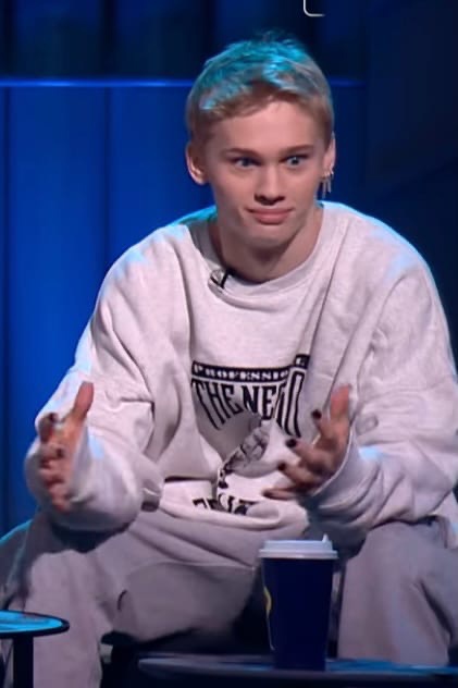 По мнению Дани Милохина у Ани Покров попа 9 из 10